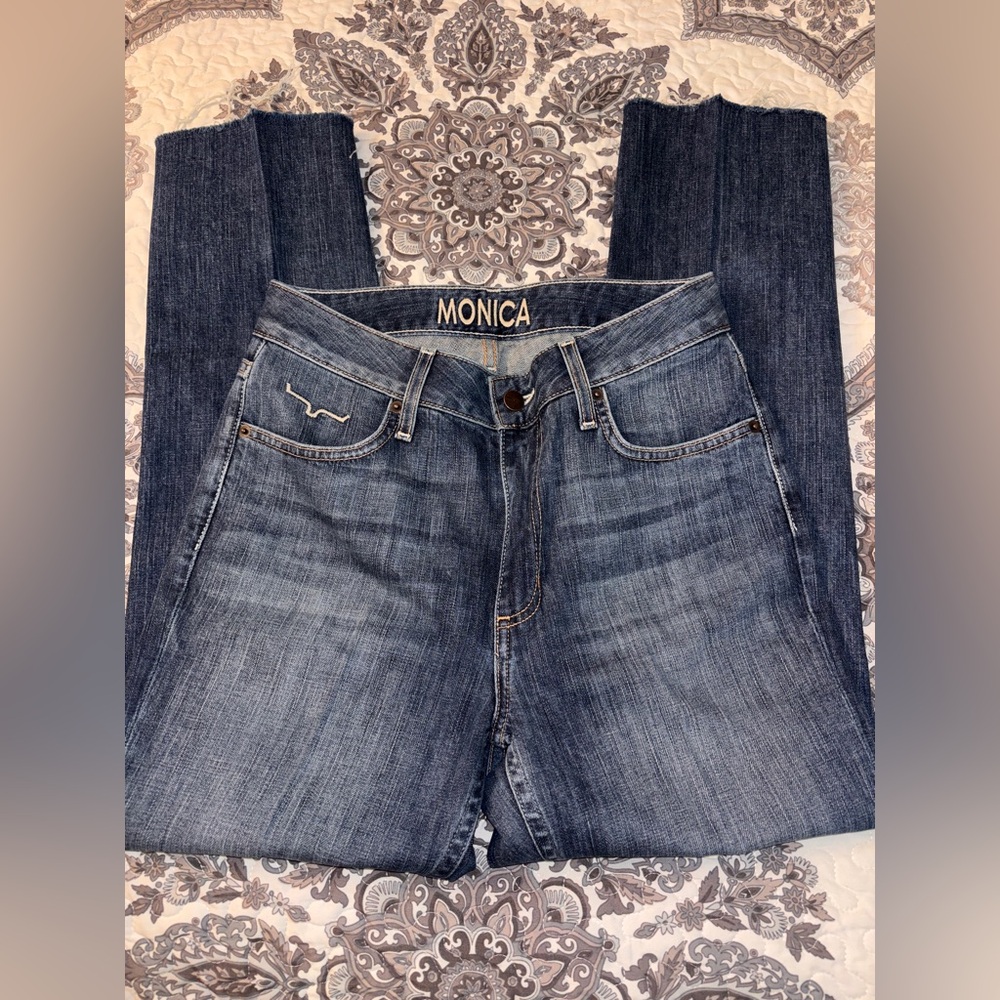 Kimes Ranch Women’s Monica Cropped Jeans Size 2, Inseam 26 Frayed Edge